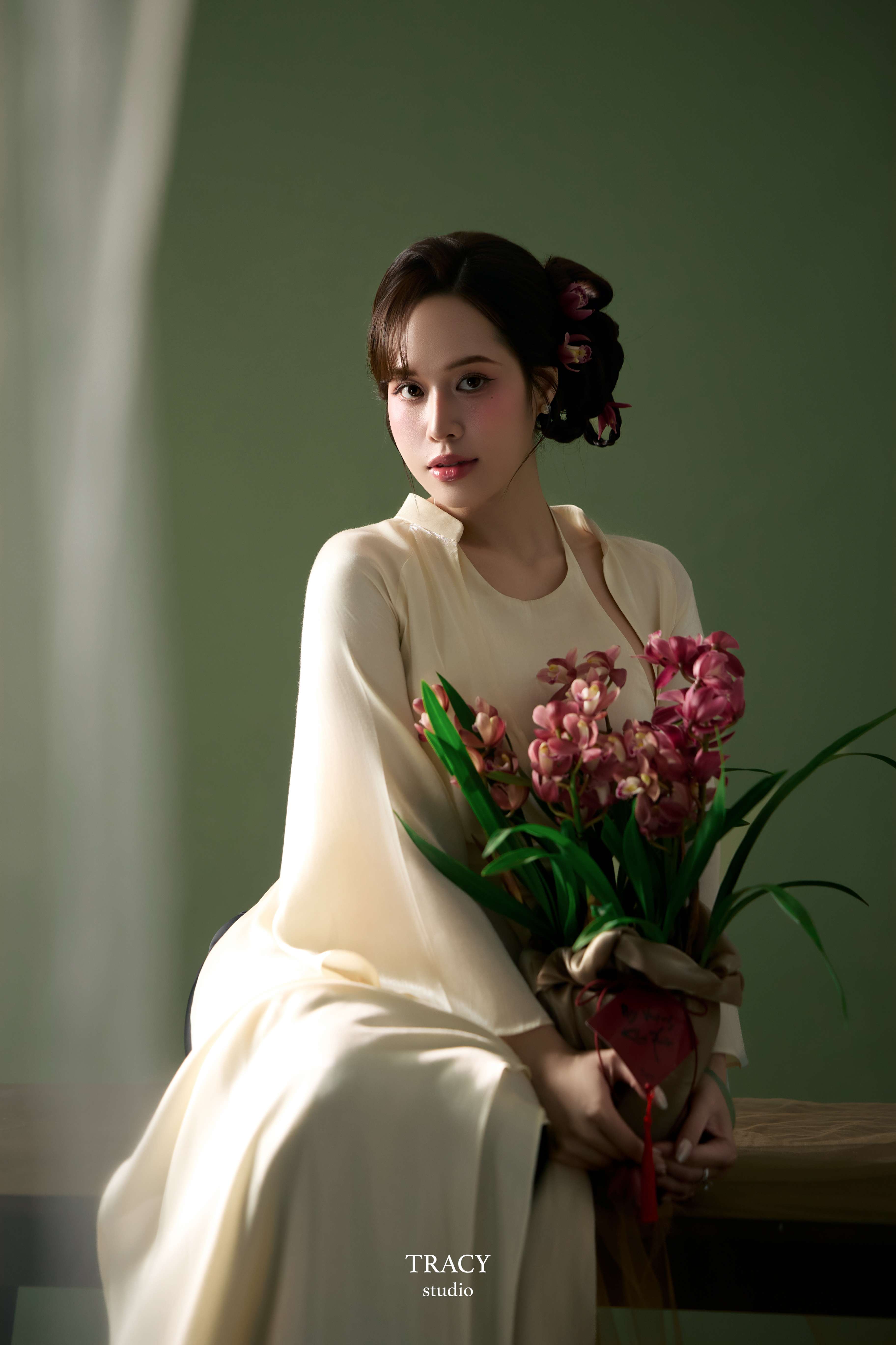 frontend/img/gallery/anh-tet-yem-ao-dai/tracy-studio-chup-ao-yem-xua (8).jpg